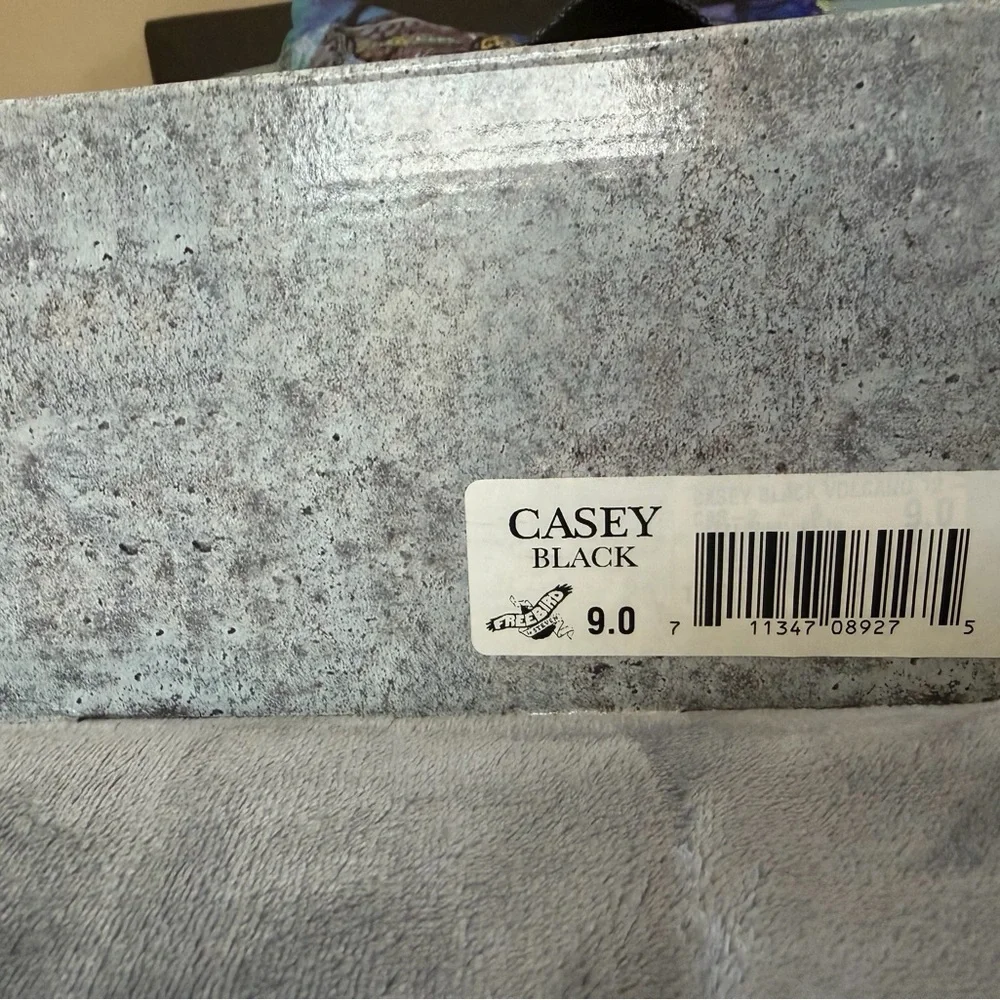 NIB Freebird by Steven “Casey” - Picture 4 of 4